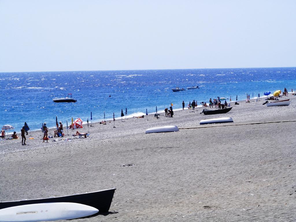 Villetta Singola "Lilla" Ali Terme Oda fotoğraf